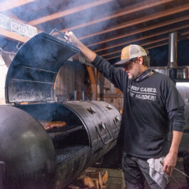 Photo of Mo Chilli BBQ by Seattle photographer Dan Depew Dan Depew - commercial and editorial portrait photographer and art director based in Seattle